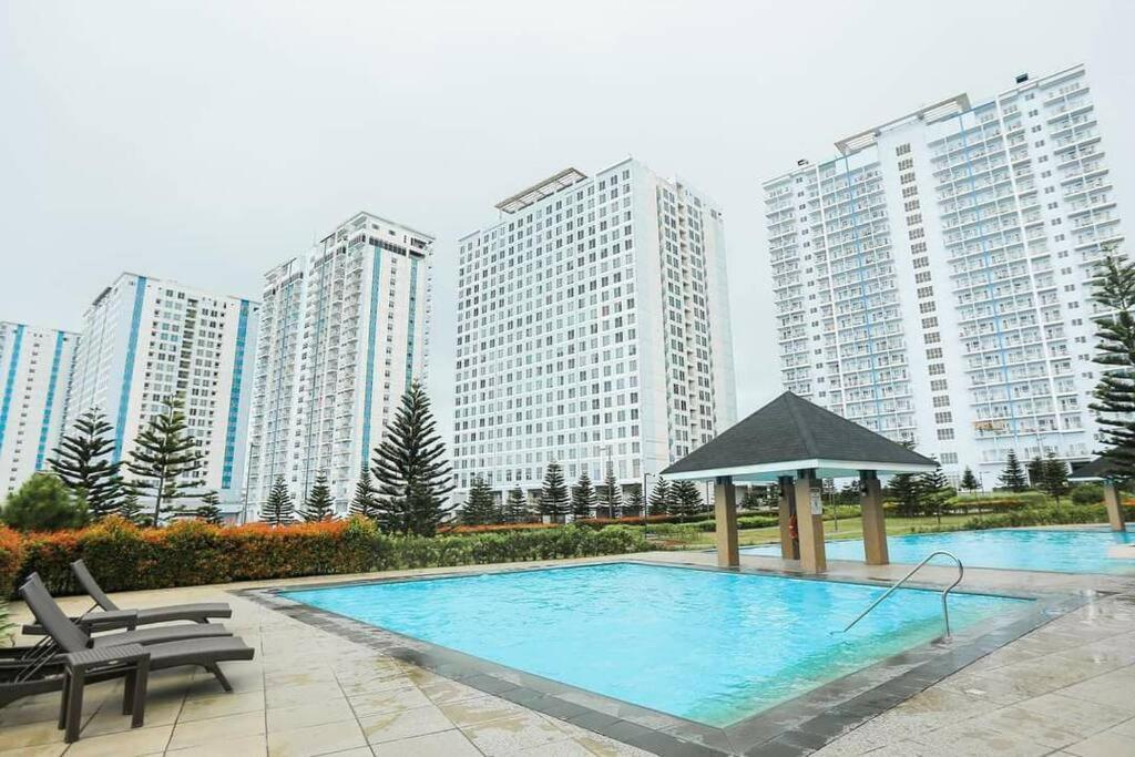 טגאיטאי A2J Executive Studio Suite Near Skyranch & Malls Tagaytay מראה חיצוני תמונה